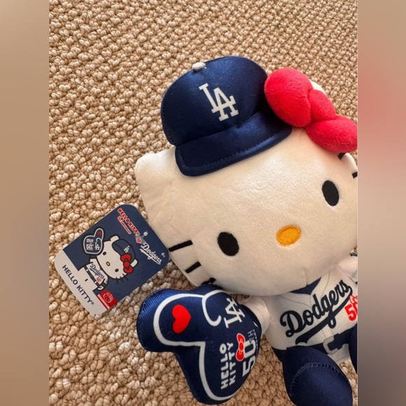 Dodgers Hello Kitty Los Angeles Plush Doll 2024 SGA 50TH Anniversary - Picture 4 of 5